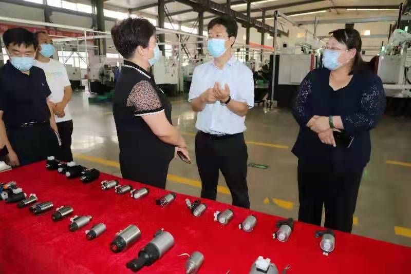 操掉了逼安阳市市长高永一行莅临我公司参观调研